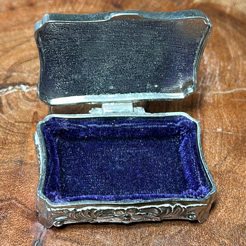 Antique Floral Silver Metal Trinket Box - Picture 8 of 9